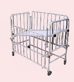 Кровать функциональная для детей до пяти лет